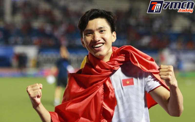 Đoàn Văn Hậu chính thức bước chân vào nghiệp bóng đá vào năm 13 tuổi 